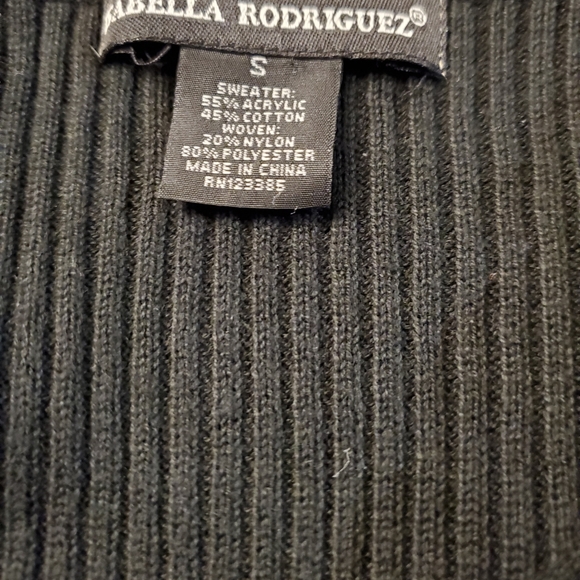 Isabella Rodriguez Shirred Woven Women's Blouse is a size S. - Picture 3 of 5